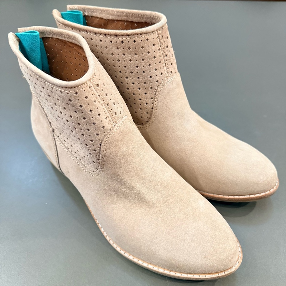 DV by Dolce Vita Women's Cream Ankle Booties - Size 8